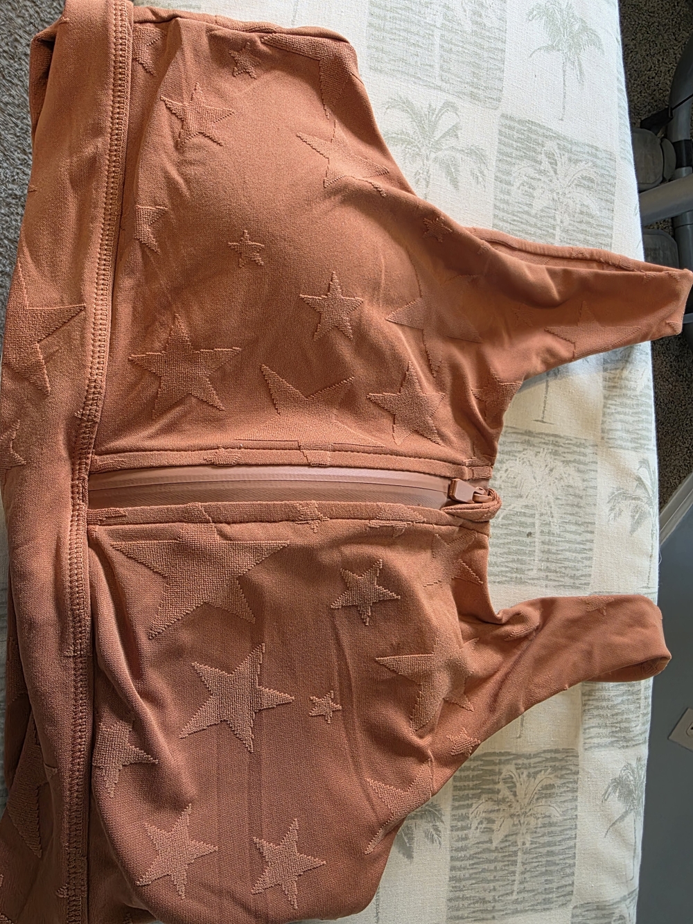 Mono B Rust Star Textured Front-Zip Sports Bra